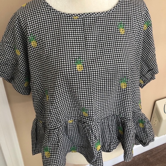 girl krazy Tops - Adorable pineapple peplum top, size large